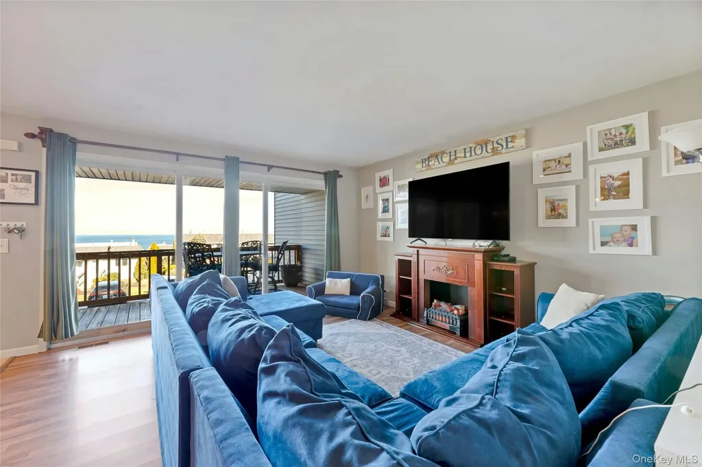 3105 Bluffs Drive S Baiting Hollow NY 11933