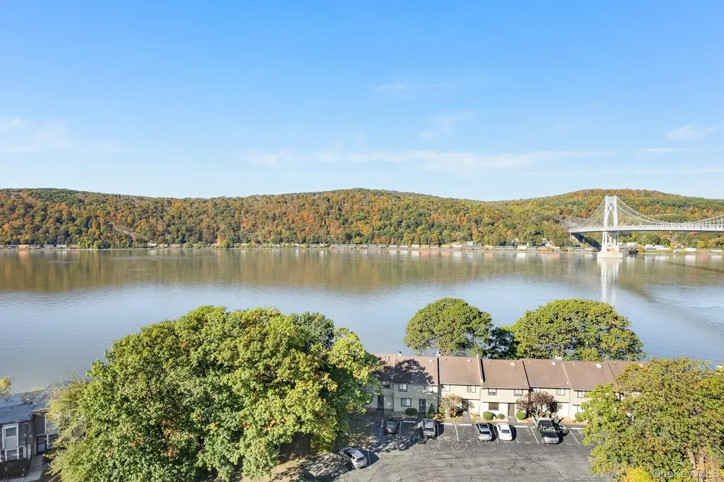 37 Hudson Heights Drive Poughkeepsie NY 12601