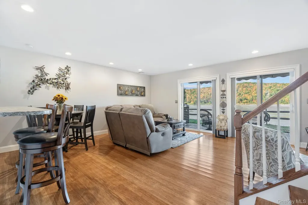 37 Hudson Heights Drive Poughkeepsie NY 12601