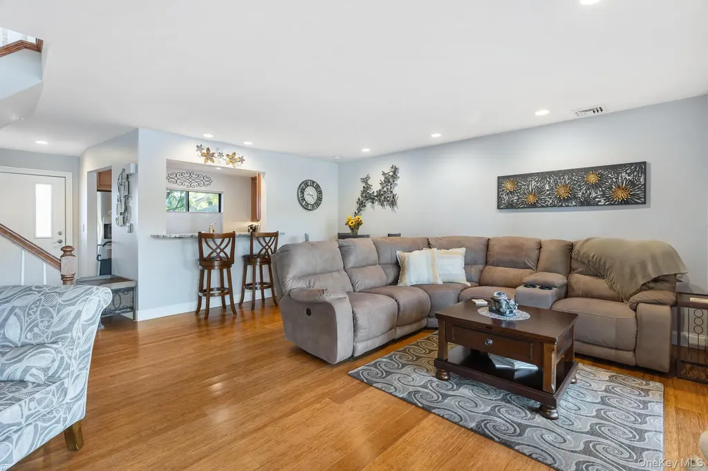 37 Hudson Heights Drive Poughkeepsie NY 12601