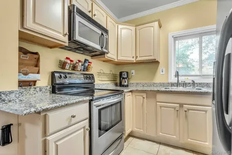 6 Franklin Avenue Bayville NY 11709