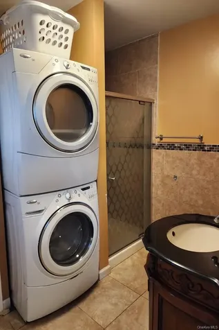 6 Franklin Avenue Bayville NY 11709