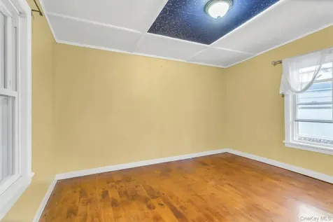 6 Franklin Avenue Bayville NY 11709