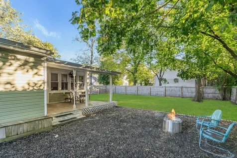 6 Franklin Avenue Bayville NY 11709