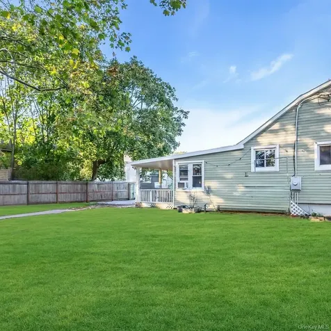 6 Franklin Avenue Bayville NY 11709