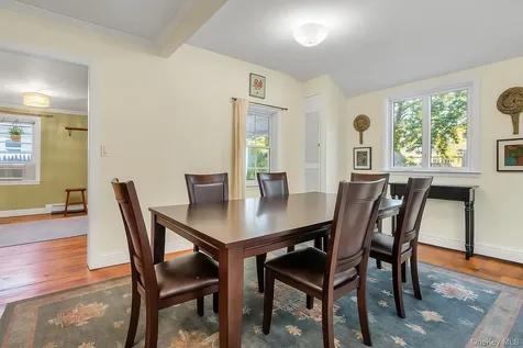 6 Franklin Avenue Bayville NY 11709