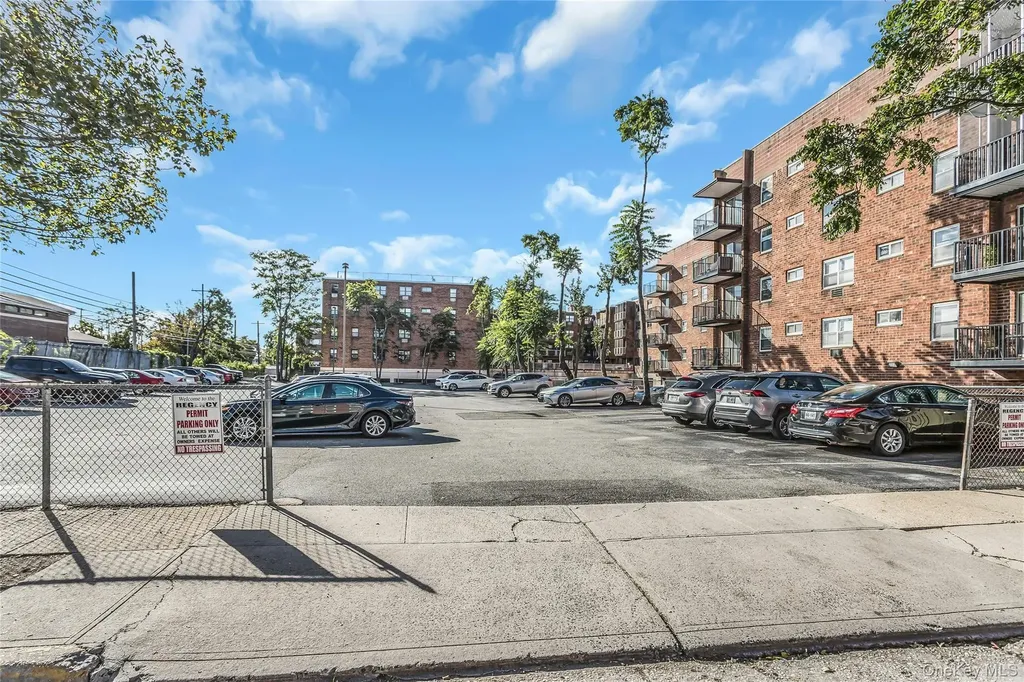 100 Lincoln Avenue Mineola NY 11501