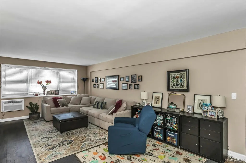 100 Lincoln Avenue Mineola NY 11501