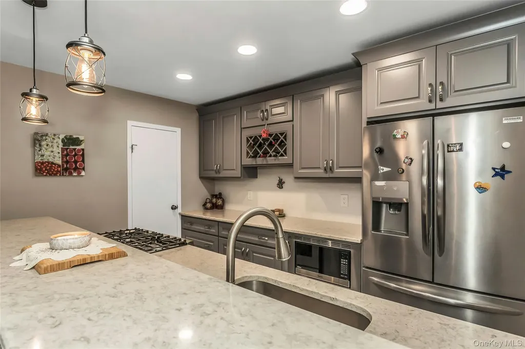 100 Lincoln Avenue Mineola NY 11501