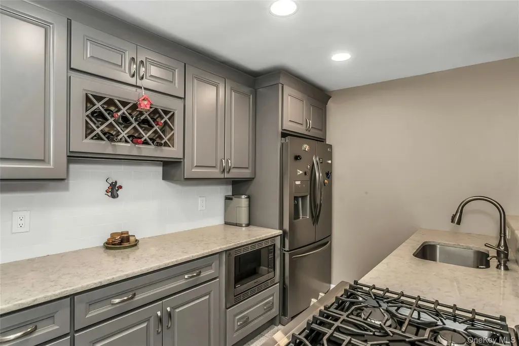 100 Lincoln Avenue Mineola NY 11501