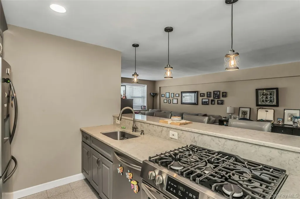 100 Lincoln Avenue Mineola NY 11501