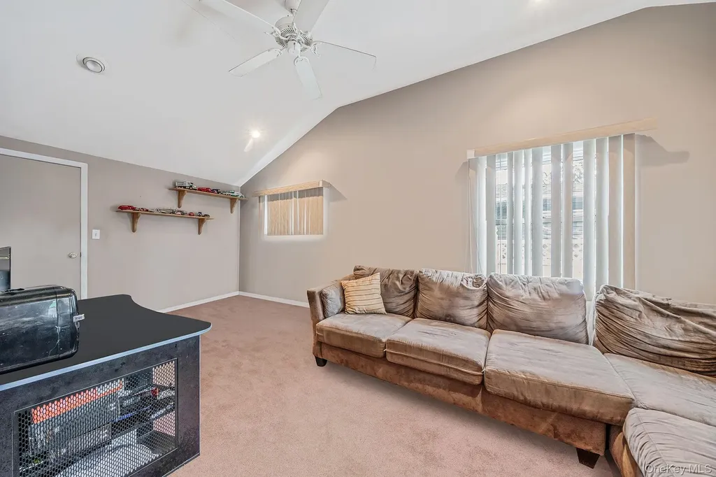 197 E 2nd Street Deer Park NY 11729