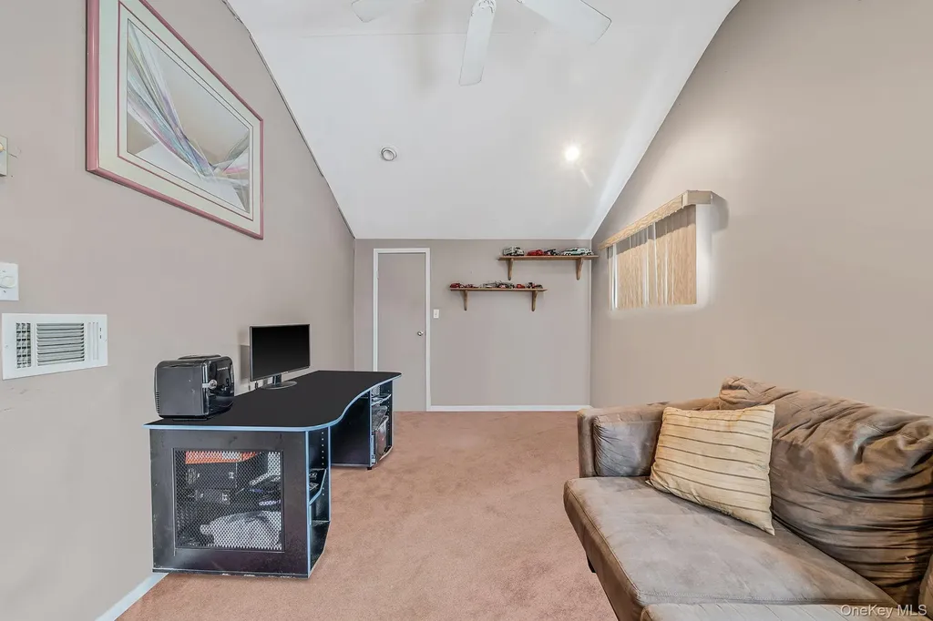 197 E 2nd Street Deer Park NY 11729