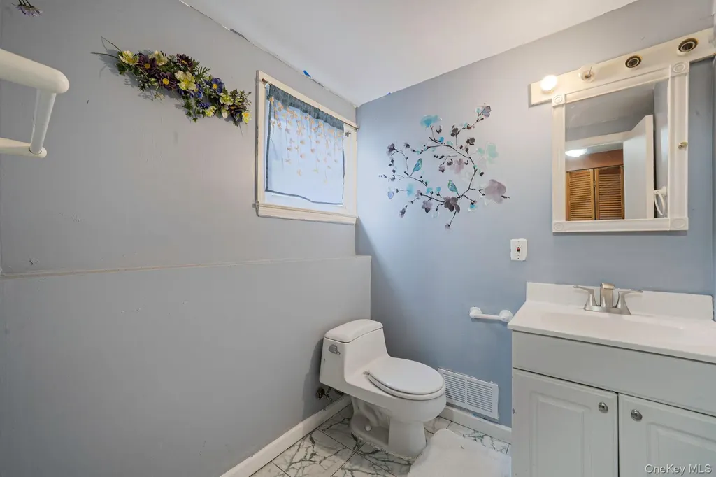 197 E 2nd Street Deer Park NY 11729