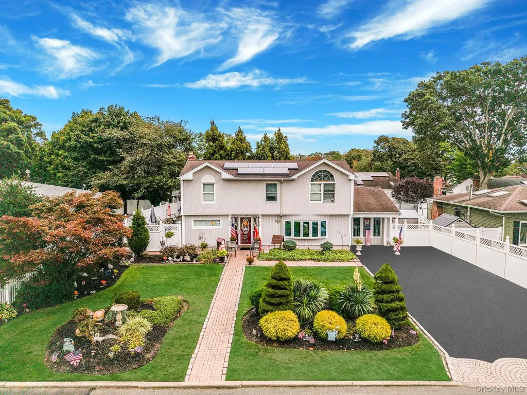 197 E 2nd Street Deer Park NY 11729