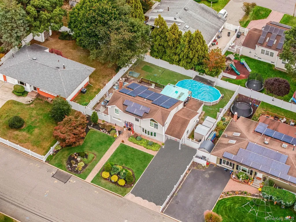 197 E 2nd Street Deer Park NY 11729