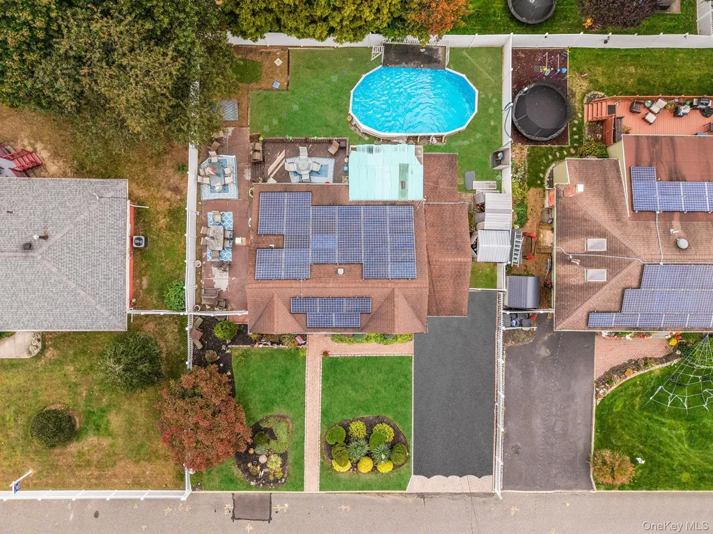 197 E 2nd Street Deer Park NY 11729
