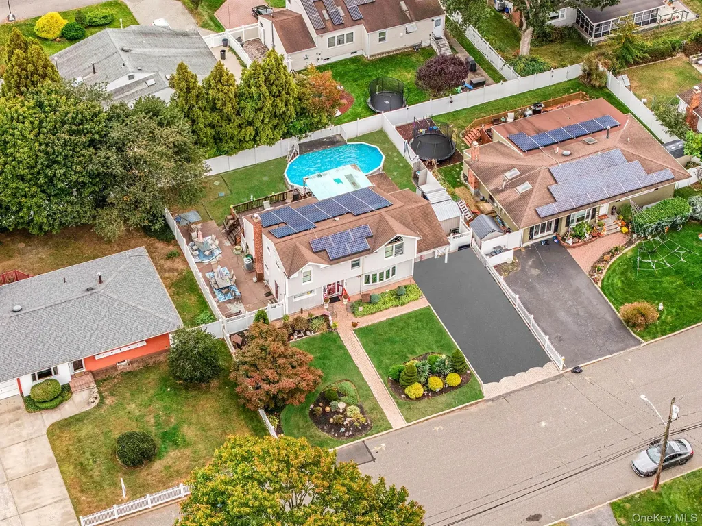 197 E 2nd Street Deer Park NY 11729