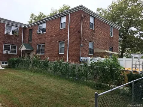 160-06 75th Road Fesh Meadow Fresh Meadows NY 11366
