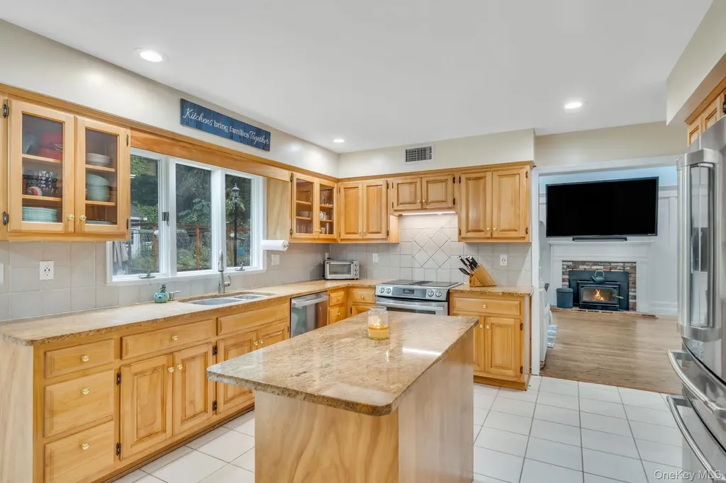 27 Tower Hill Road Shoreham NY 11786