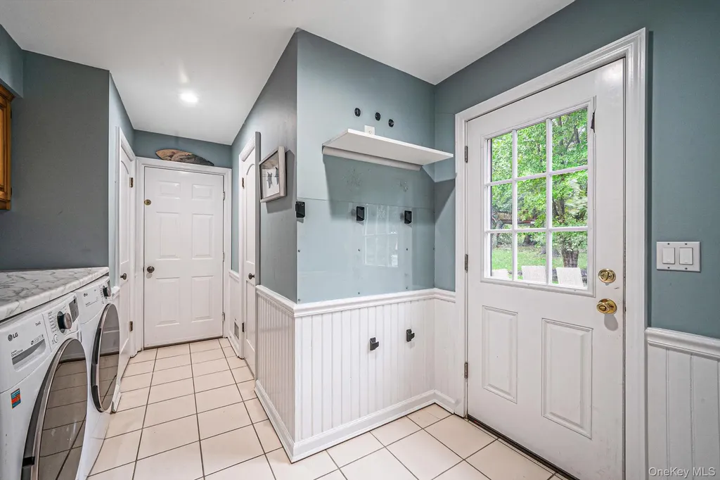 27 Tower Hill Road Shoreham NY 11786