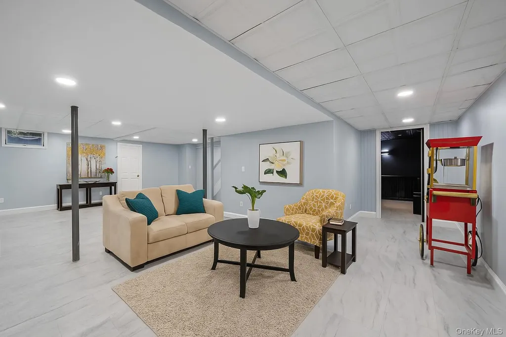 27 Tower Hill Road Shoreham NY 11786
