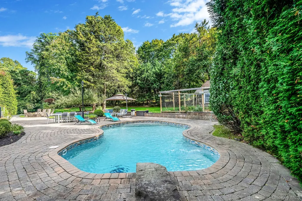 27 Tower Hill Road Shoreham NY 11786