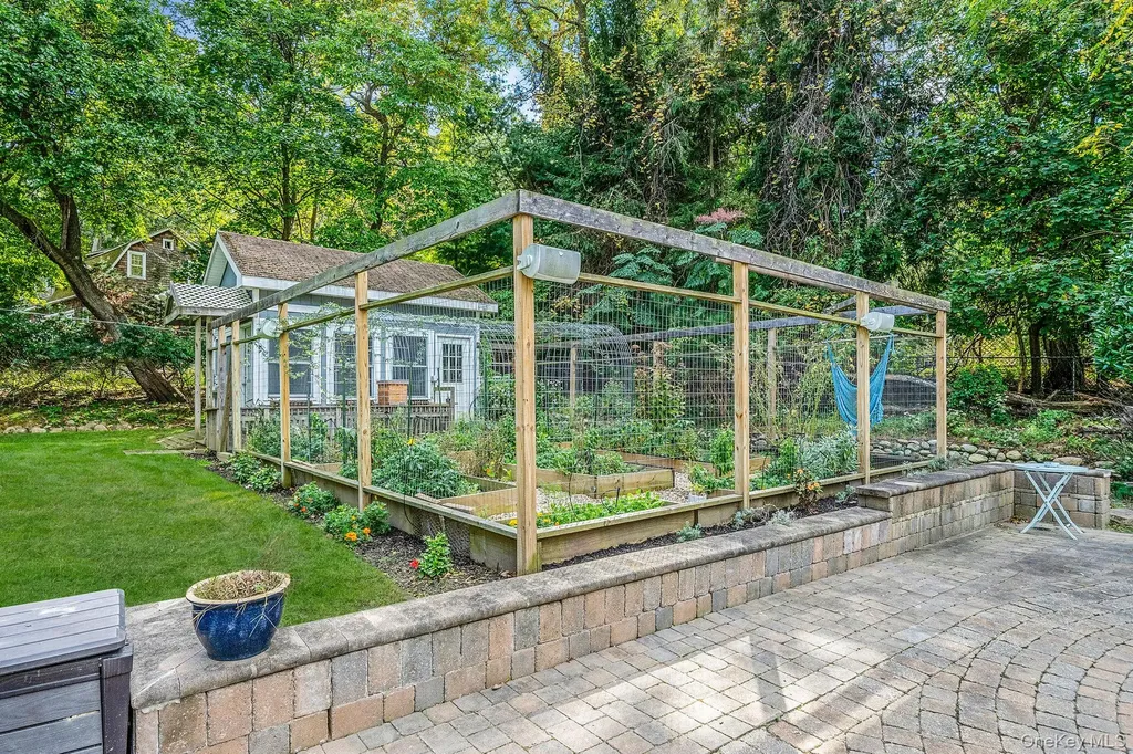 27 Tower Hill Road Shoreham NY 11786