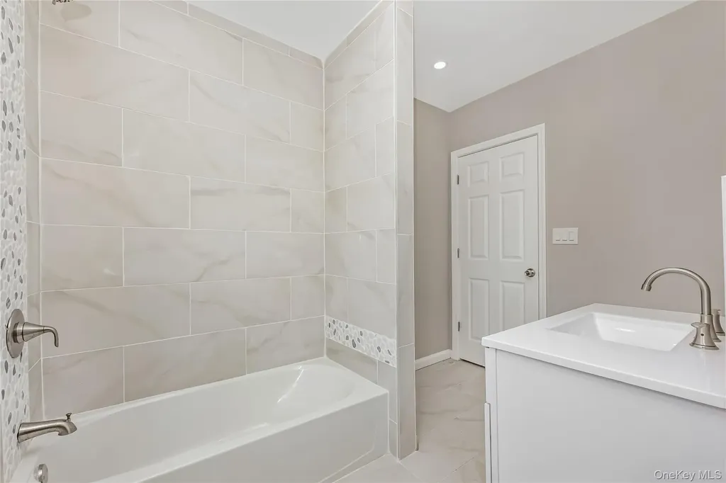 7 Continental Hill Glen Cove NY 11542