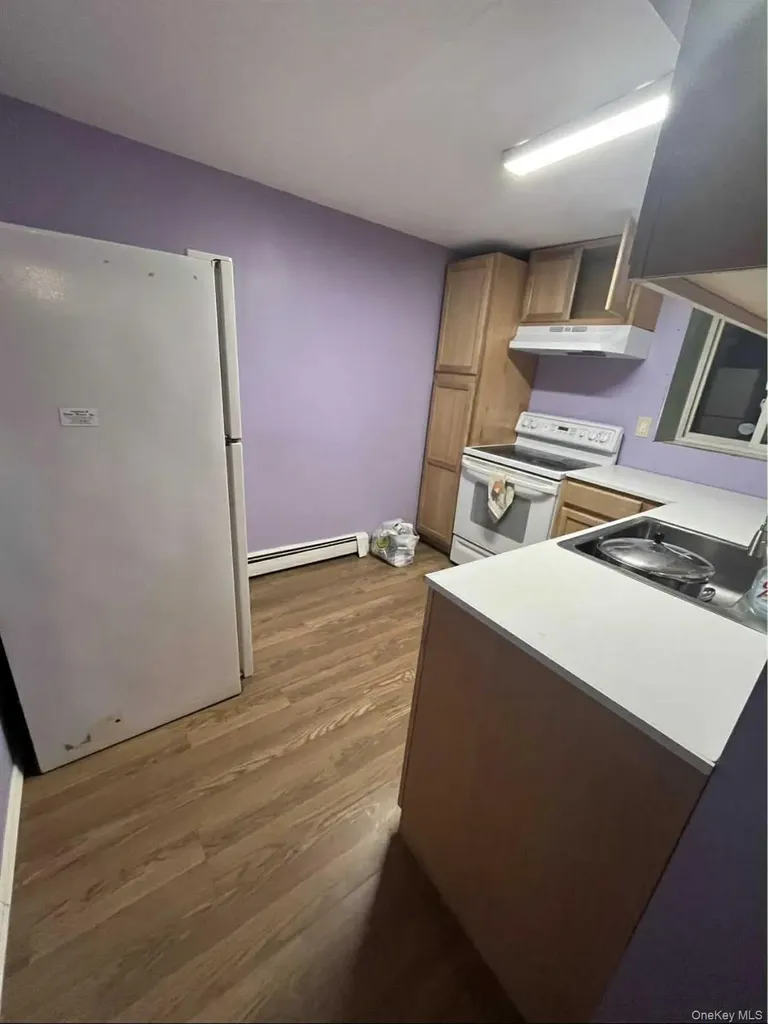 141 E John Street Lindenhurst NY 11757