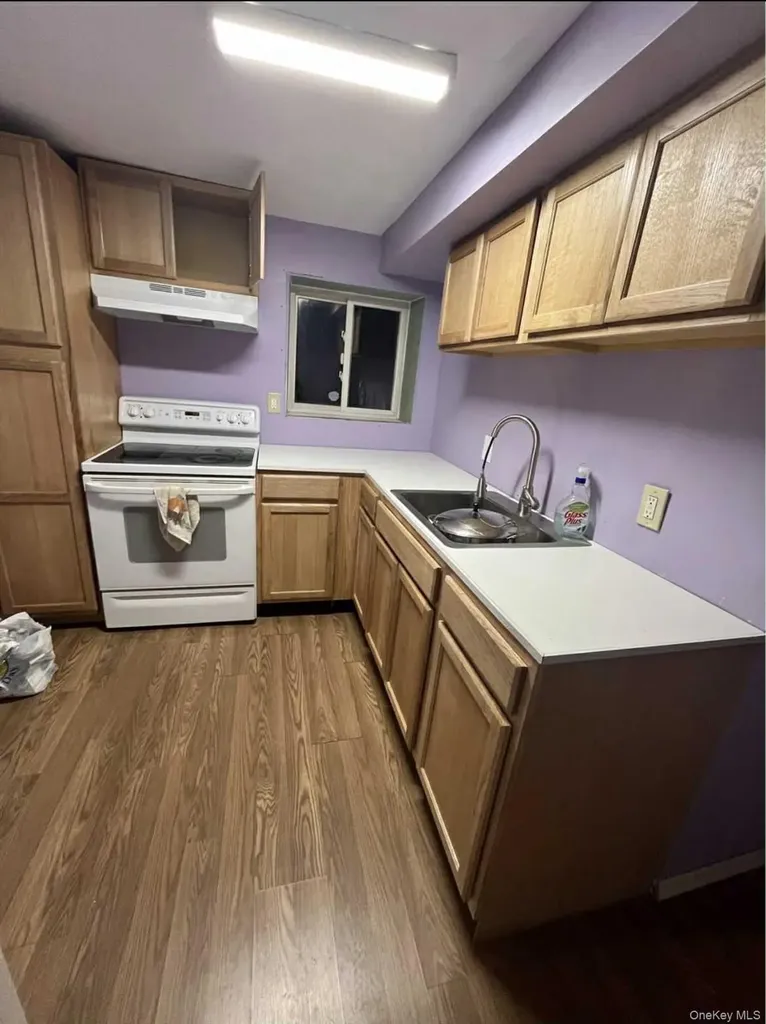 141 E John Street Lindenhurst NY 11757