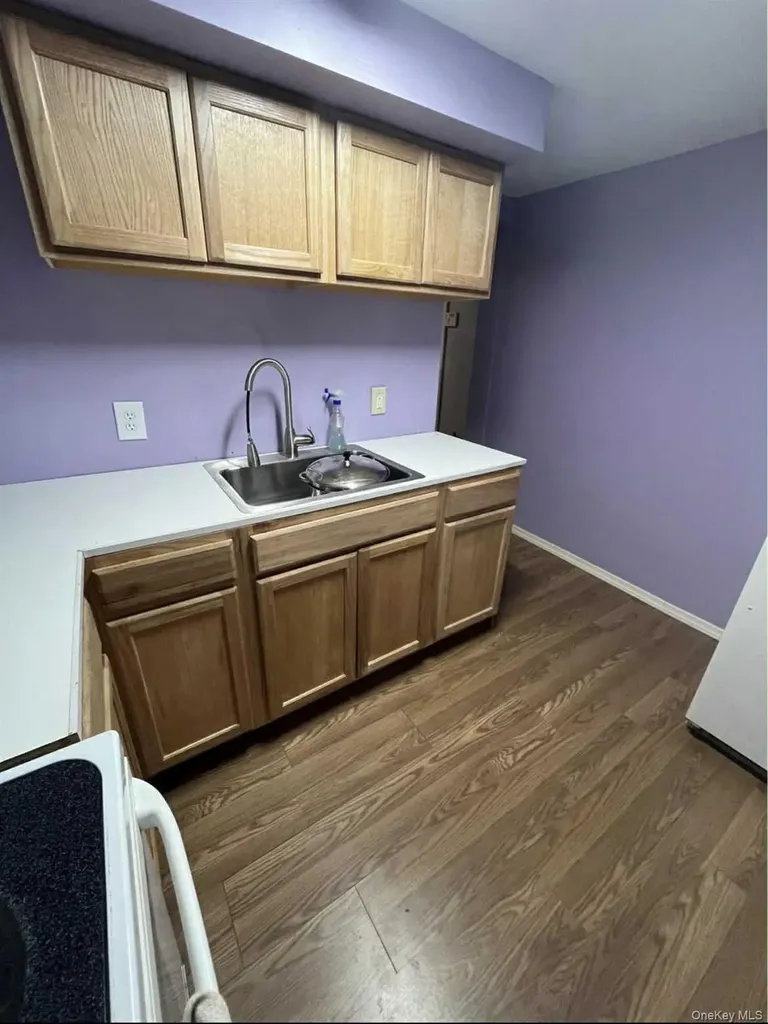 141 E John Street Lindenhurst NY 11757