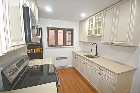 112-13 178th Street Addisleigh Park NY 11433