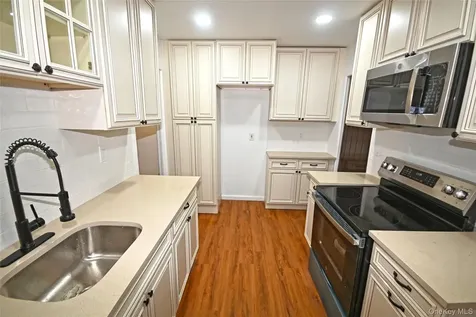 112-13 178th Street Addisleigh Park NY 11433