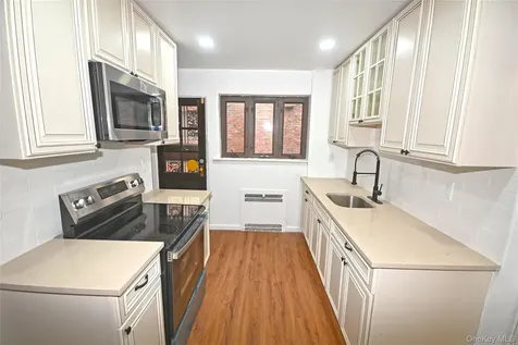 112-13 178th Street Addisleigh Park NY 11433