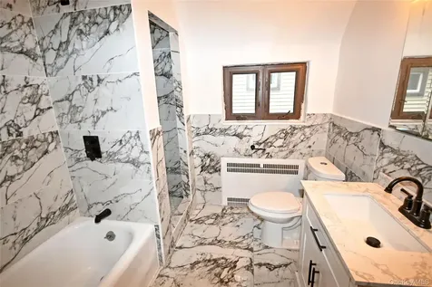 112-13 178th Street Addisleigh Park NY 11433