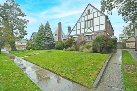 112-13 178th Street Addisleigh Park NY 11433