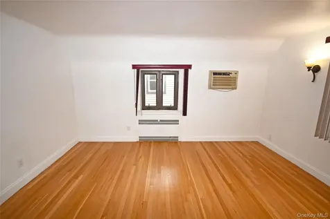 112-13 178th Street Addisleigh Park NY 11433