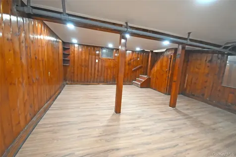 112-13 178th Street Addisleigh Park NY 11433