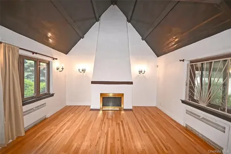 112-13 178th Street Addisleigh Park NY 11433