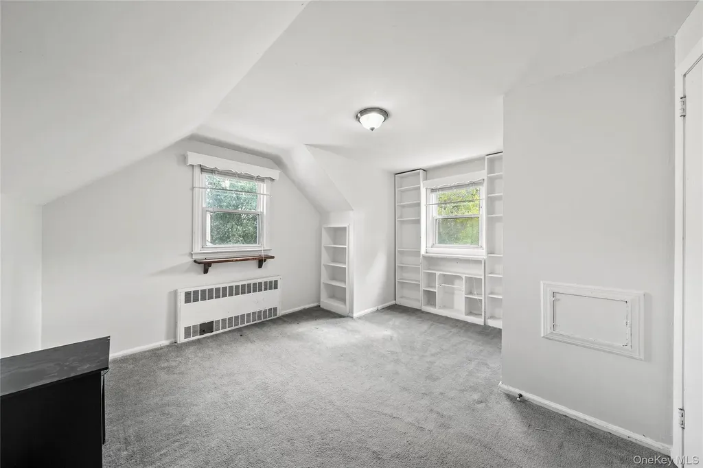 32 Phelps Lane North Babylon NY 11703