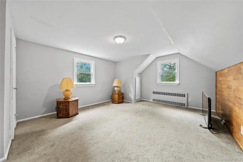 32 Phelps Lane North Babylon NY 11703