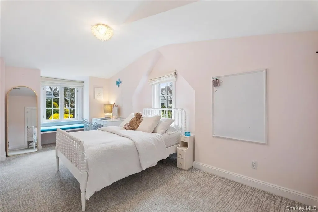 48 Vine Road Larchmont NY 10538