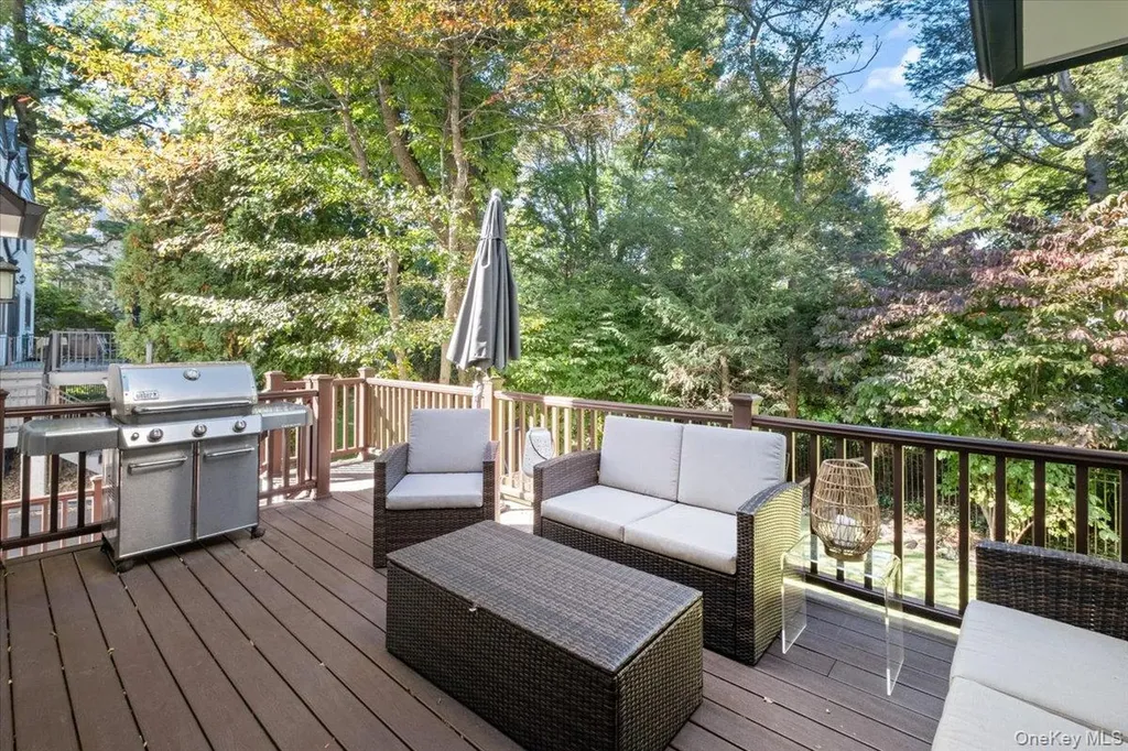 48 Vine Road Larchmont NY 10538