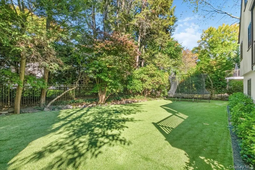 48 Vine Road Larchmont NY 10538