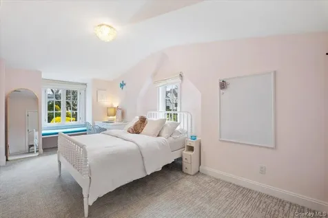 48 Vine Road Larchmont NY 10538
