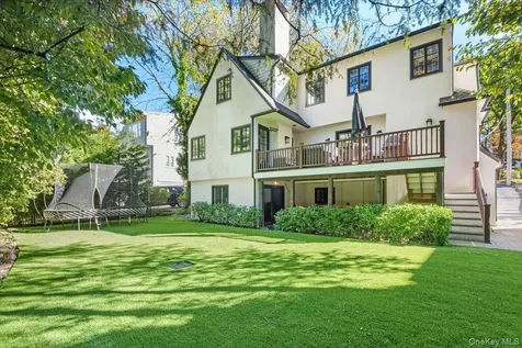 48 Vine Road Larchmont NY 10538
