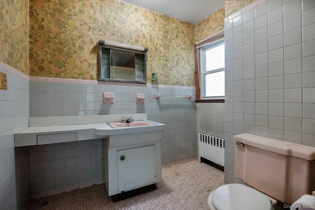33 Albion Oval Mahopac NY 10541