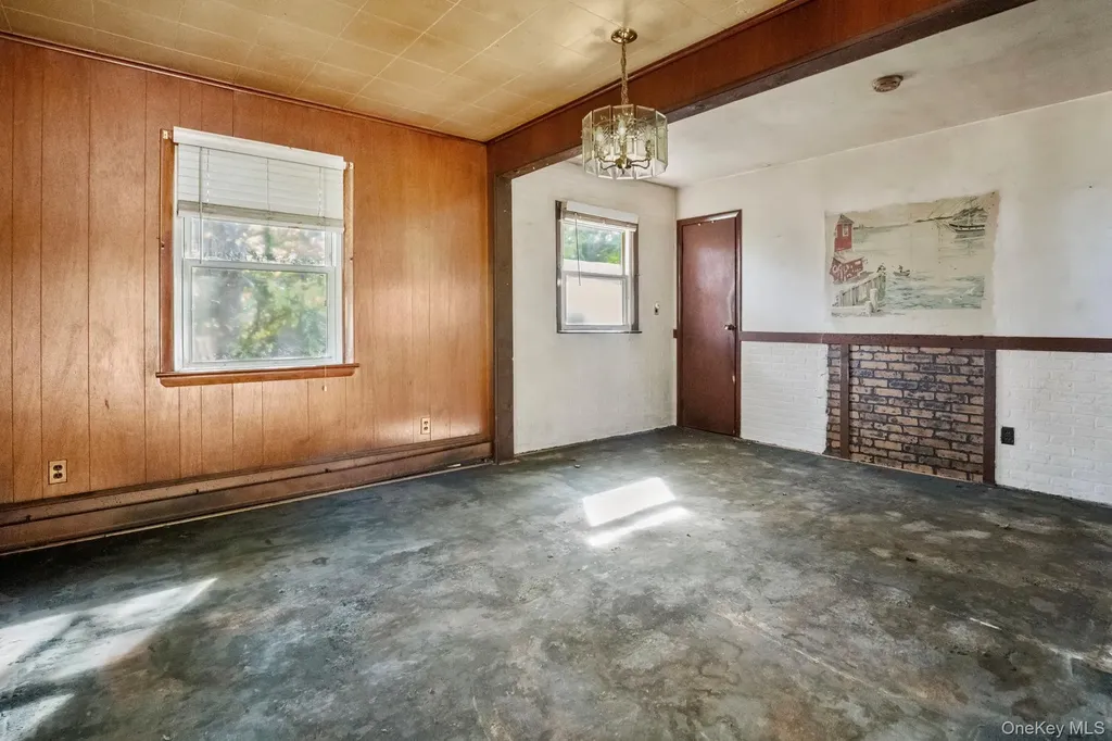 33 Albion Oval Mahopac NY 10541