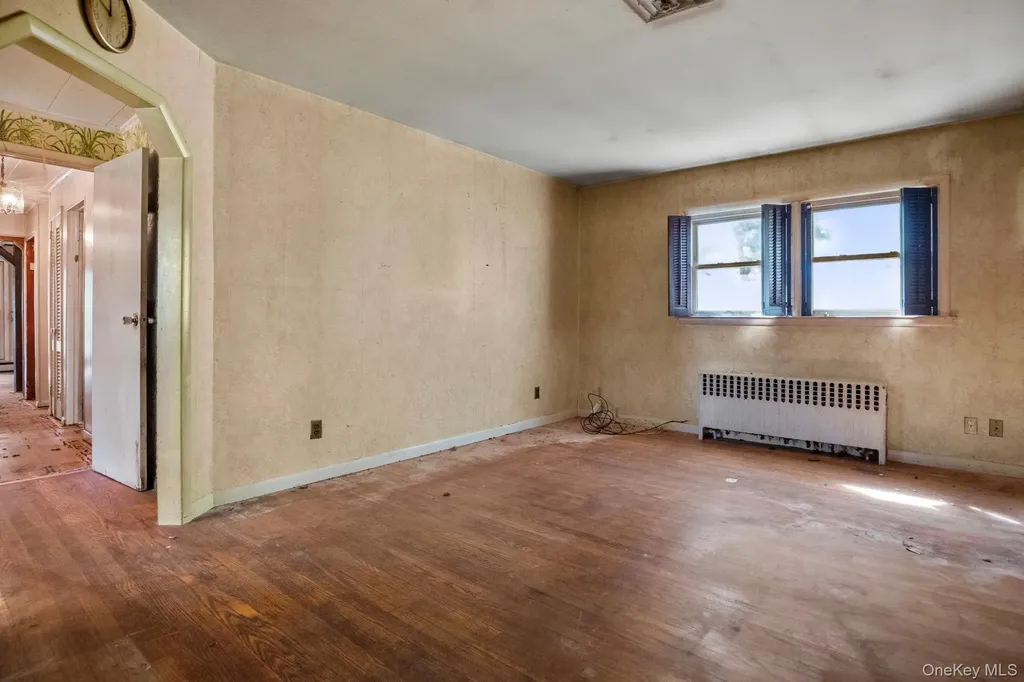 33 Albion Oval Mahopac NY 10541